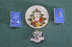 Знак значок "Новый Год С Новым Годом Дед Мороз с балалайкой Елка". Набор 4 штуки. СССР.