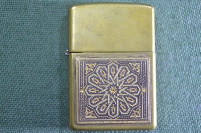 Зажигалка бензиновая "Zippo Зиппо". Накладки. Позолота. Америка. США. 1996 год.