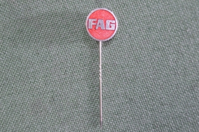 Знак значок "FAG wilhelm deumer подшипник промышленность". Тяжелый металл, горячая эмаль. Германия.