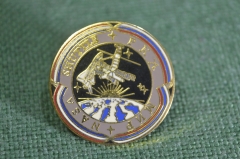 Знак, значок "МИР, Shuttle, NASA". Космос, космонавтика, орбитальная станция. Цанга. 