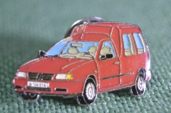 Знак, значок "Автомобиль Caddy, Фольксваген". Кэдди, грузовой. Красный. Volkswagen. Цанга. #2