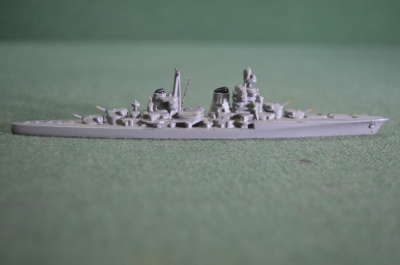 Корабль модель "Крейсер Zara Class". Wiking Modelle. DRGM. Рейх. Германия.