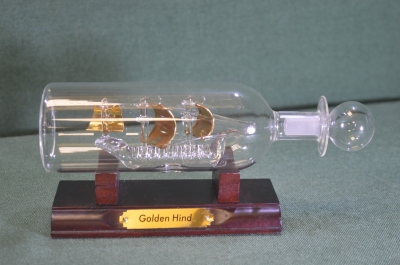 Корабль, парусник в бутылке "Golden Hind". Стекло. Mayflower. Великобритания. 