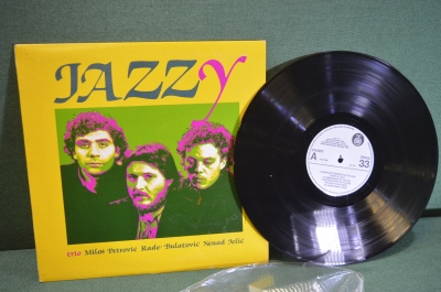 Пластинка, винил "Jazzy Milos Petrovic Trio". Джаз. Sokoj, Югославия.